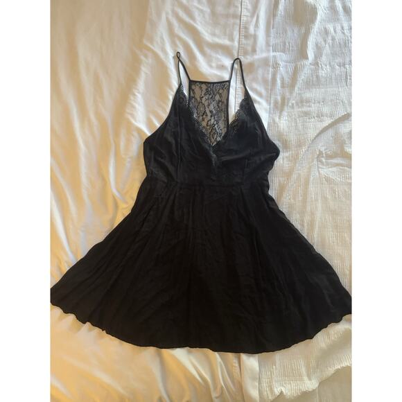 Forever 21 Black Mini Dress Goth Gothic Romantic Lace Large Racerback Classic - Picture 1 of 7